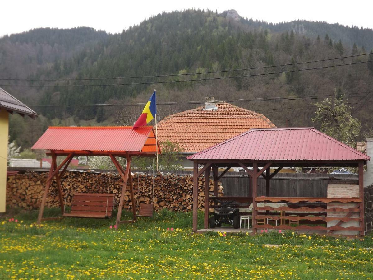 Casa Magnolia 호텔 Tulgheş 외부 사진